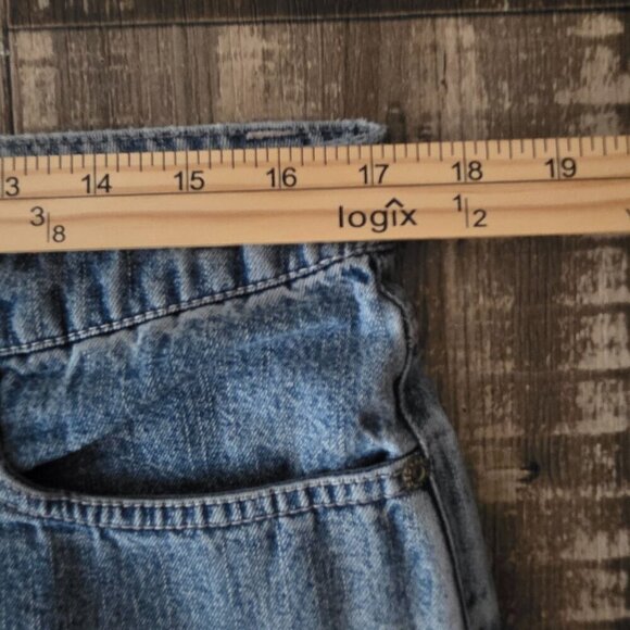 Faded Glory Capri Blue Jeans Floral Embroidery Size 14 - Picture 7 of 8